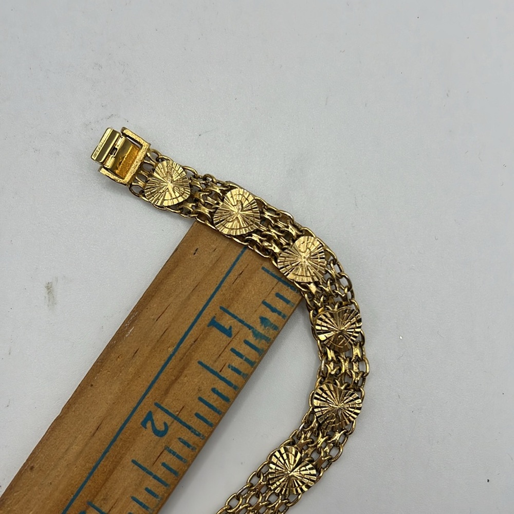 Vintage Gold Tone Heart Love Chain Bracelet Bangle Jewelry Boho MCM - Picture 4 of 10